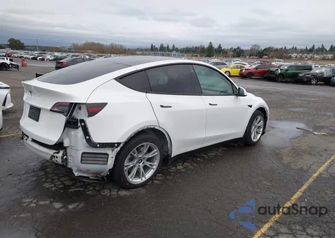 2021 Tesla Model Y Long Range Dual Motor All-Wheel Drive z USA, uszkodzony, nr VIN 5YJYGDEE6MF232636